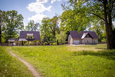 Die Häuser der Vermieter und der Ferienwohnung